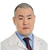 Врач Данжуров Евгений Олегович