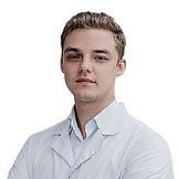Врач Гайнанов Денис Сергеевич